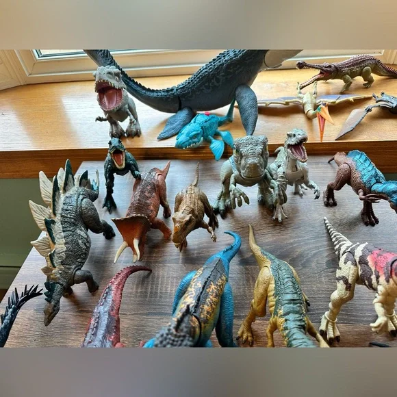 Jurassic World Set Of 33 Dinosaurs - Picture 5 of 13